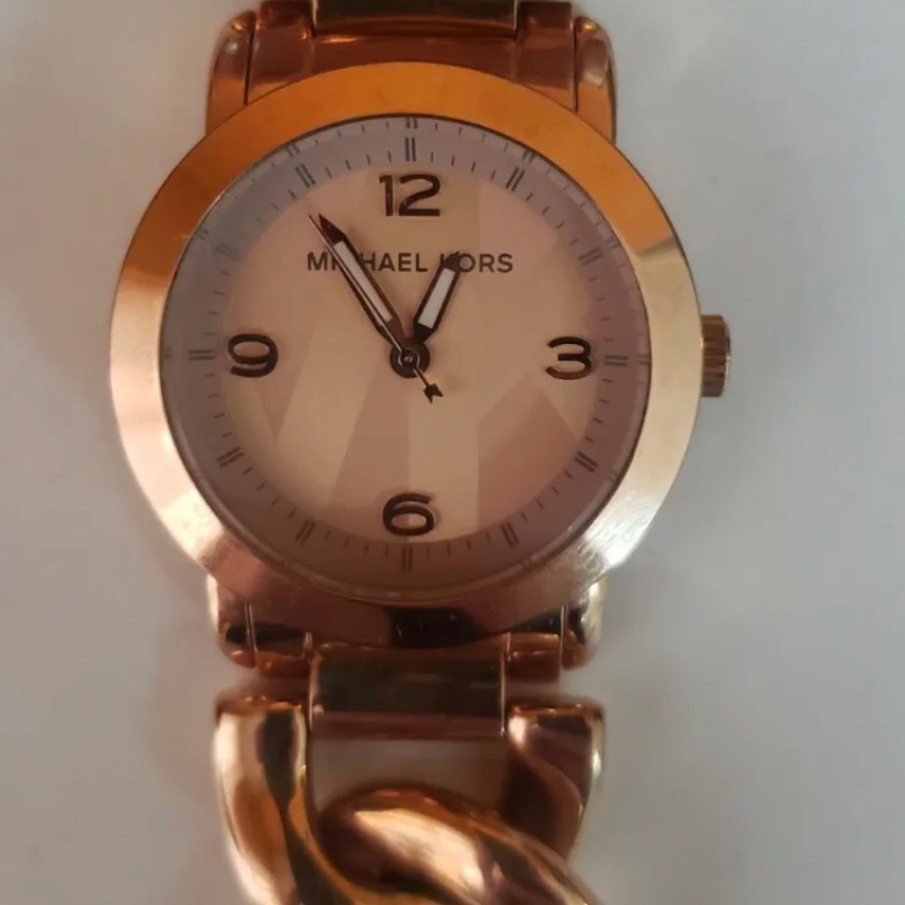 Michael Kors RUNWAY Rose Gold Twist Chain Watch MK3238 With Box and Extra Link